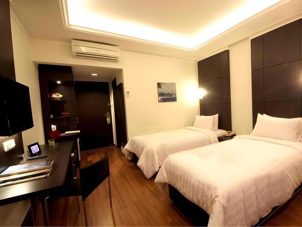 Bentani Hotel & Residence Cirebon Exterior foto
