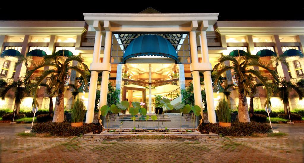 Bentani Hotel & Residence Cirebon Exterior foto