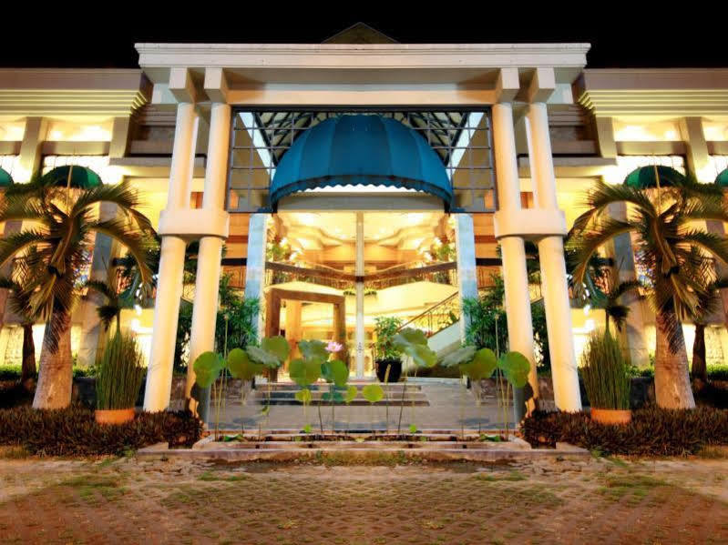 Bentani Hotel & Residence Cirebon Exterior foto